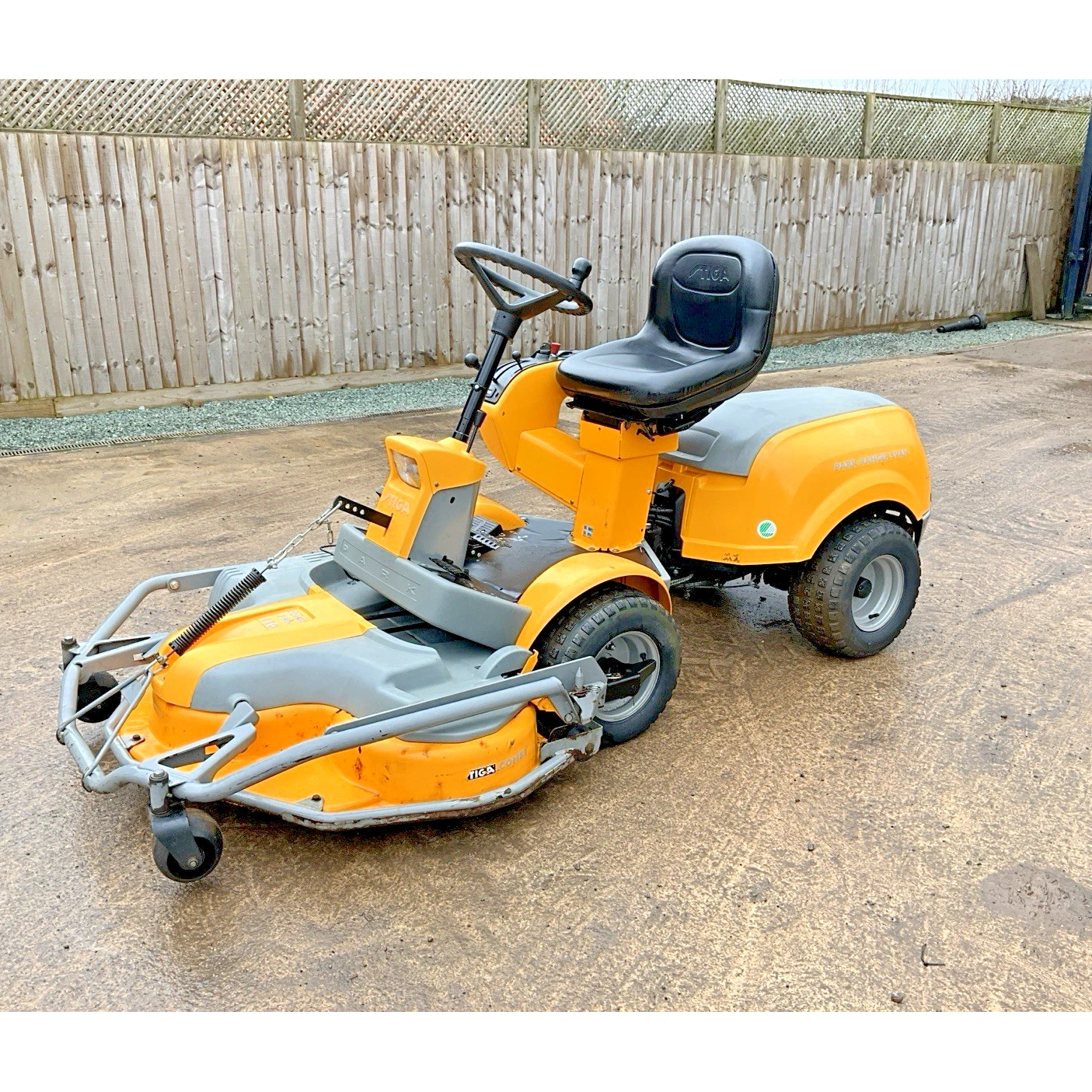2010 STIGA PARK RANGER SVAN 110 MULCHING ARTICULATED RIDE ON LAWN MOWER
